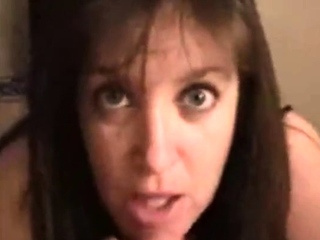 Amateur MILF Gives Blowjob