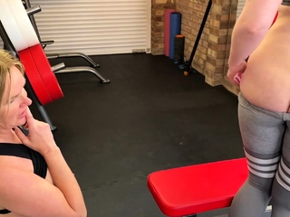 Close up anal fuck and blowjob threesome