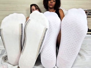 Perverted MILF in kinky foot fetish and anal action