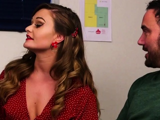 Horny CFNM babes gives BJ to guy in 4way